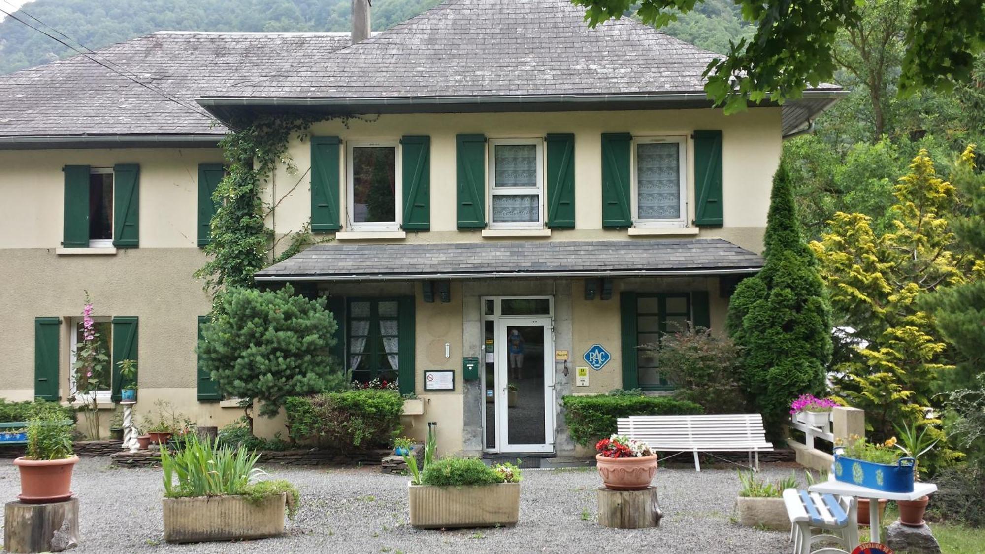 Hotel Du Val D'Aure Cadeac Екстер'єр фото