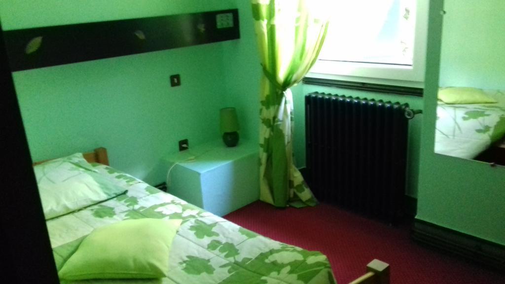 Hotel Du Val D'Aure Cadeac Екстер'єр фото