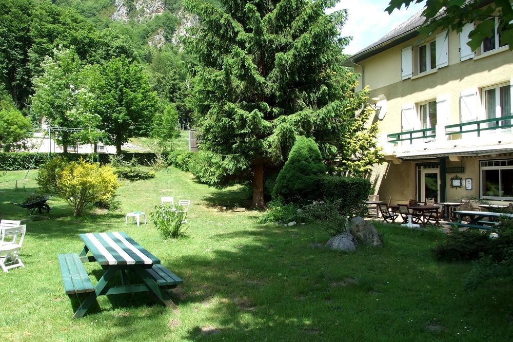 Hotel Du Val D'Aure Cadeac Екстер'єр фото