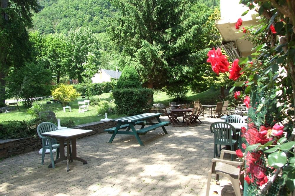Hotel Du Val D'Aure Cadeac Екстер'єр фото