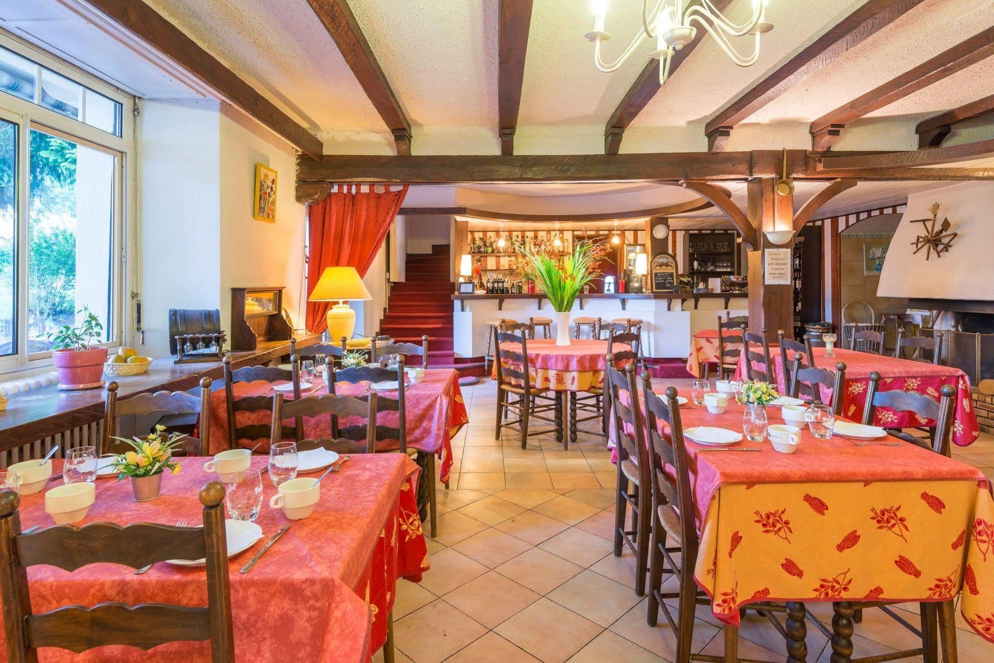 Hotel Du Val D'Aure Cadeac Екстер'єр фото