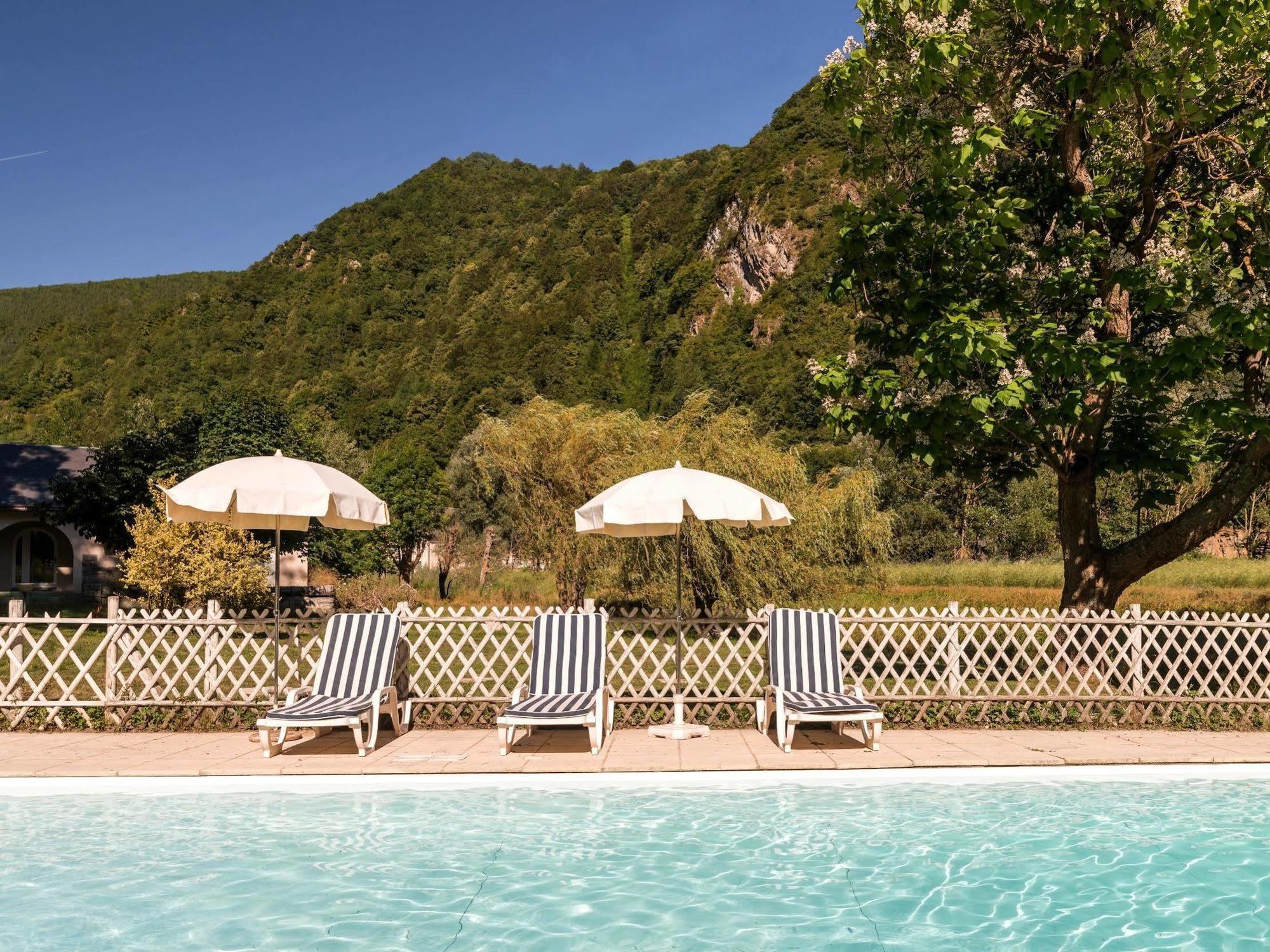 Hotel Du Val D'Aure Cadeac Екстер'єр фото